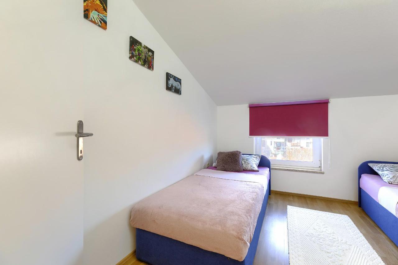 Homestay Pula Exterior photo