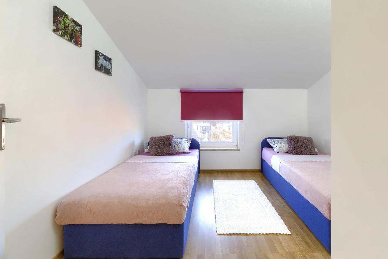 Homestay Pula Exterior photo