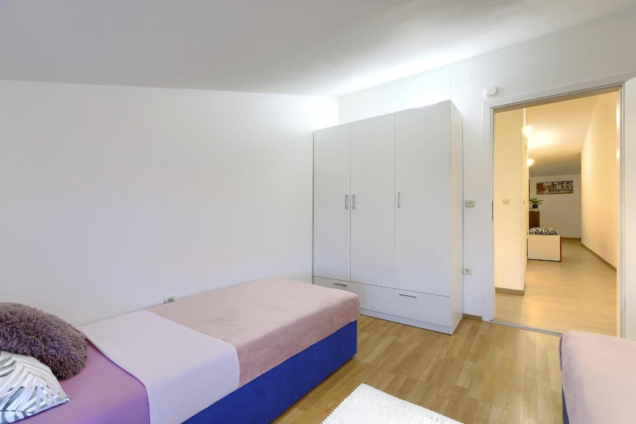 Homestay Pula Exterior photo